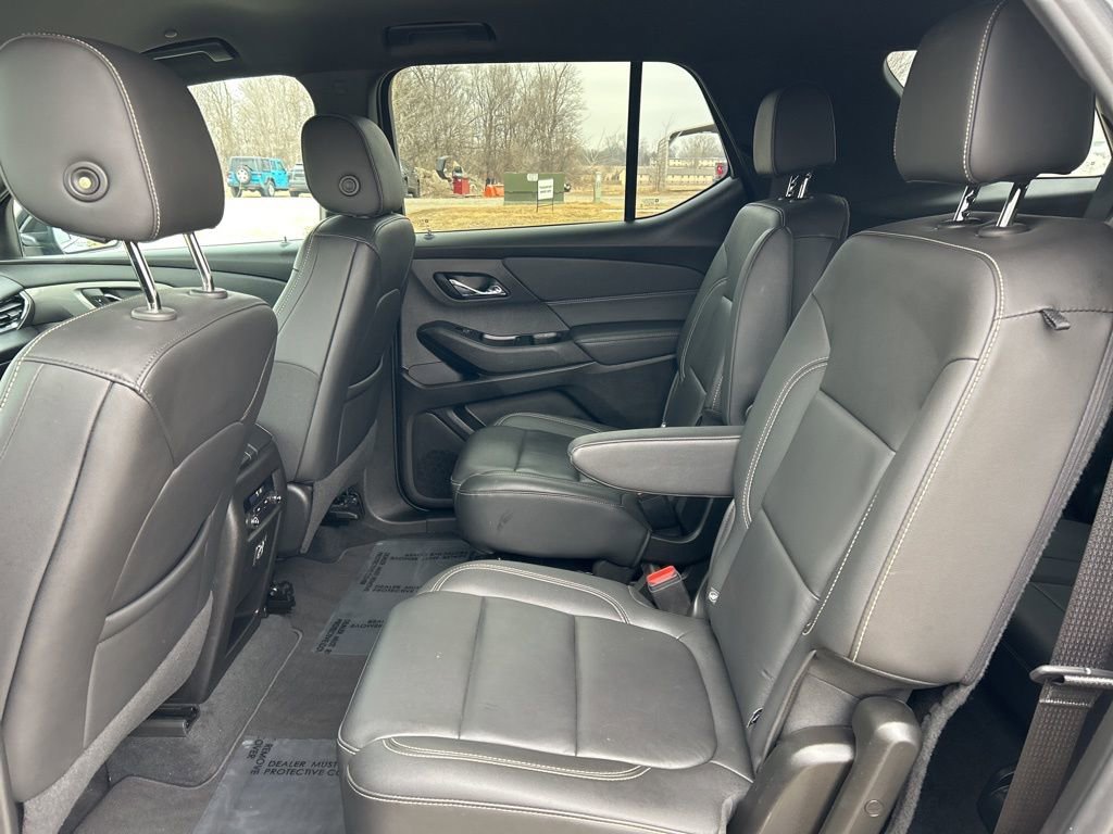 Used 2023 Chevrolet Traverse LT image 16