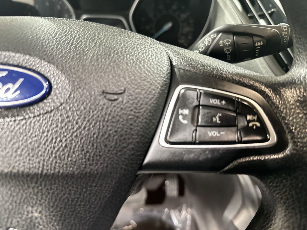 Used 2019 Ford Escape SE image 30