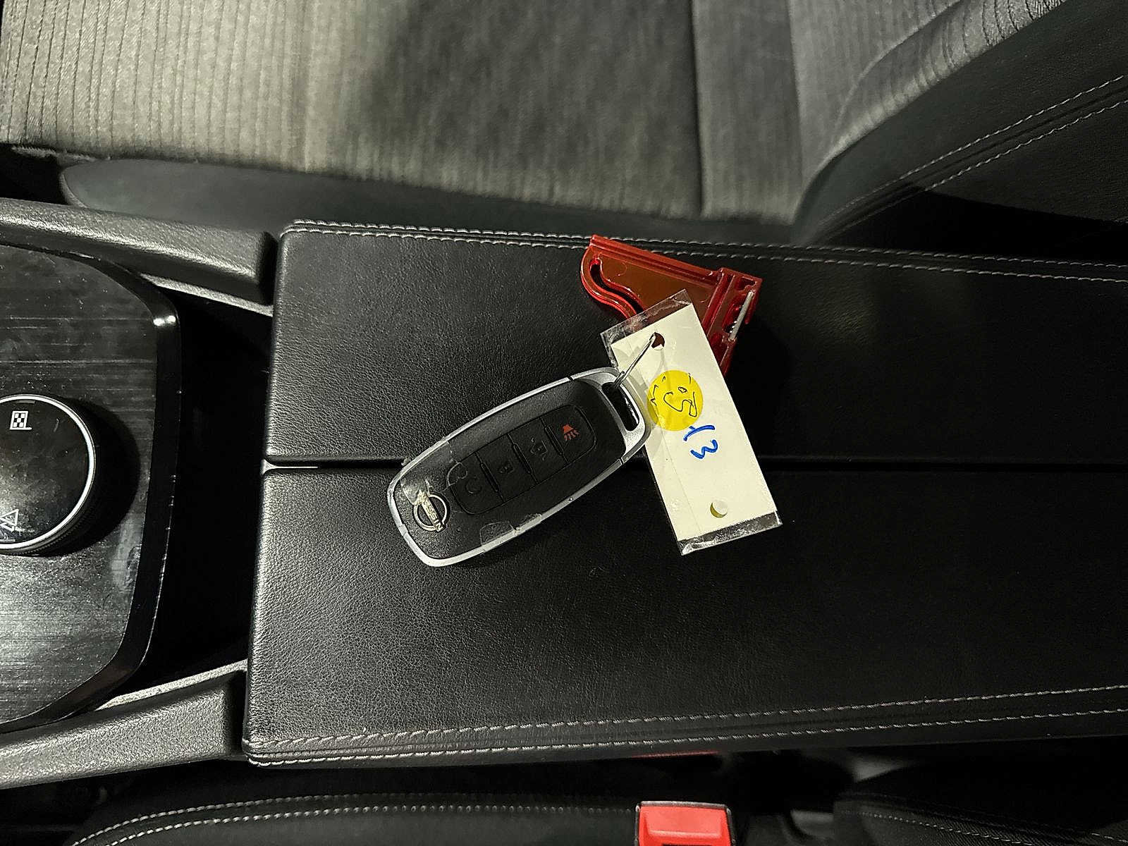 Used 2023 Nissan Rogue SV image 31