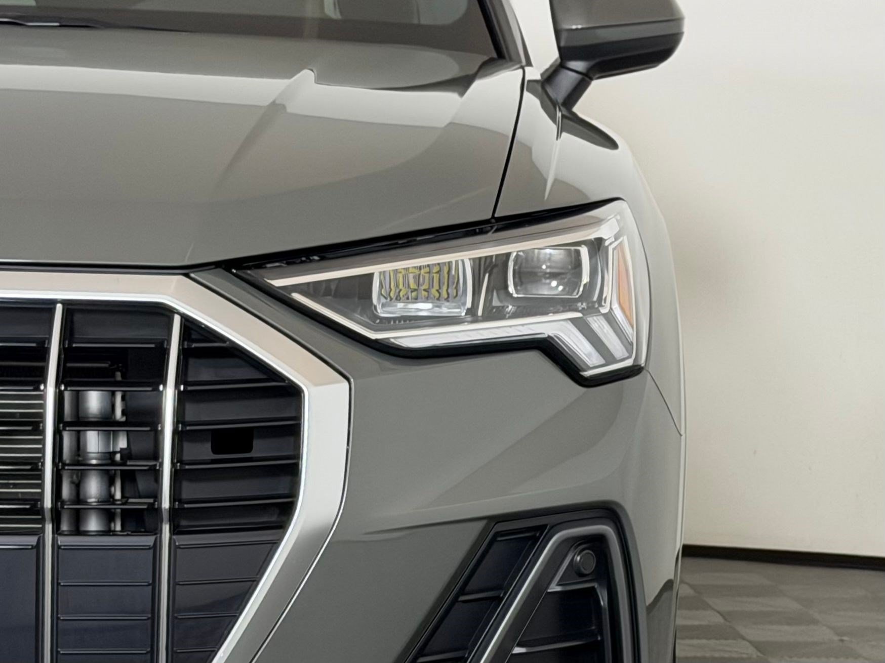 Certified 2025 Audi Q3 2.0T Premium w/ Convenience Package AWD/4WD image 11