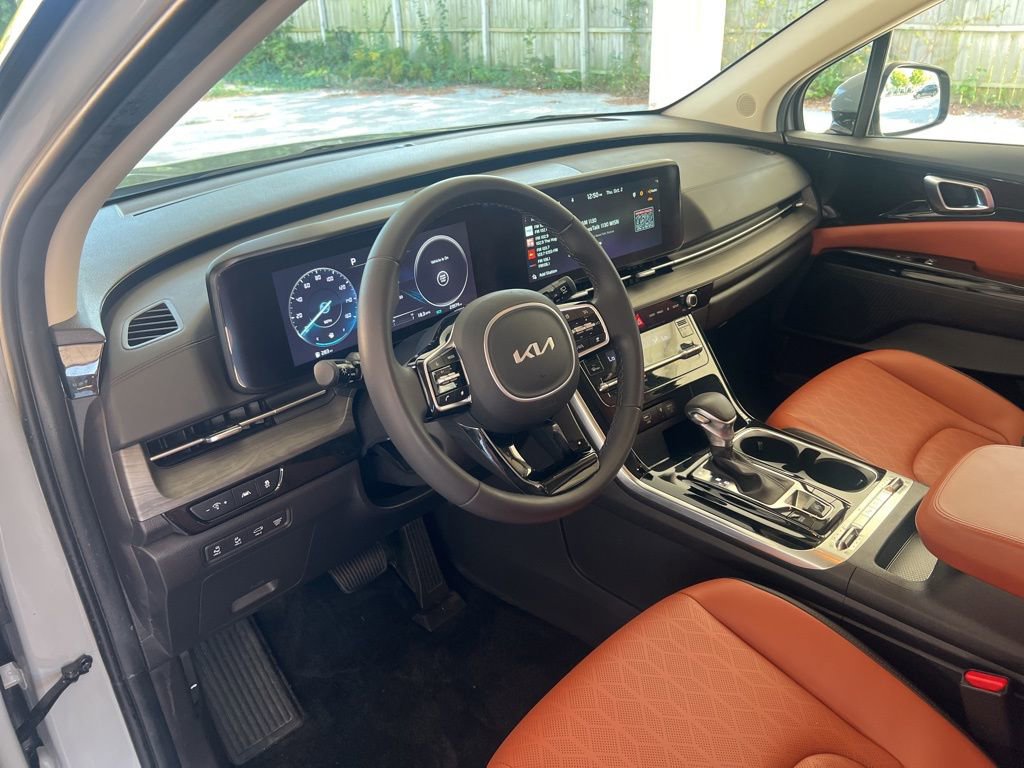 Certified 2024 Kia Carnival SX image 6