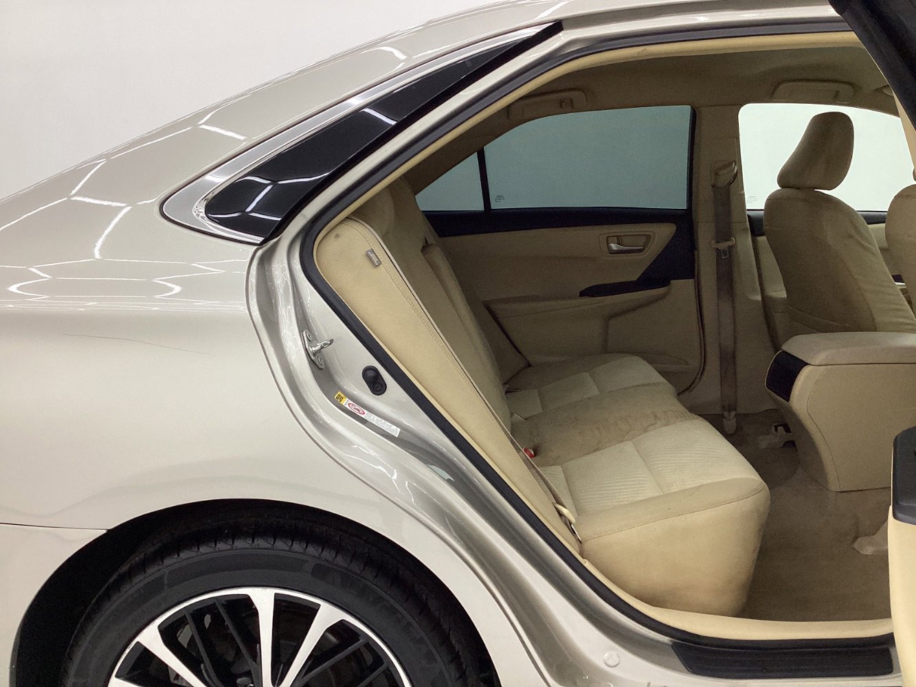 Used 2015 Toyota Camry LE FWD image 21