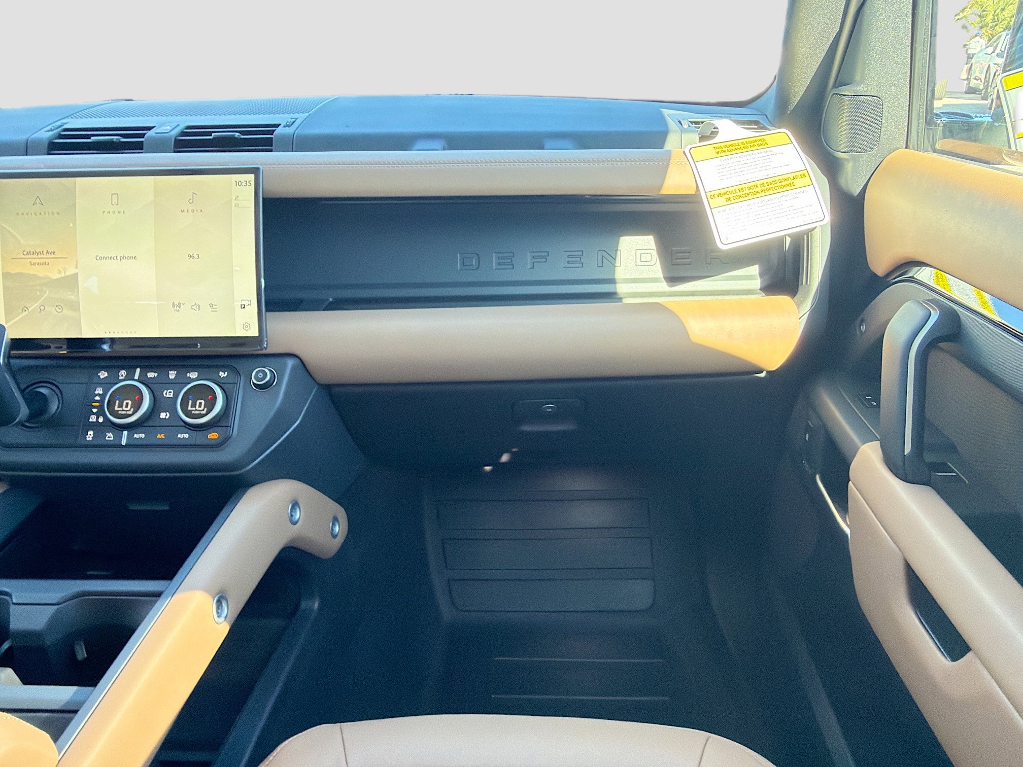 New 2026 Land Rover Defender 110 X-Dynamic SE image 17