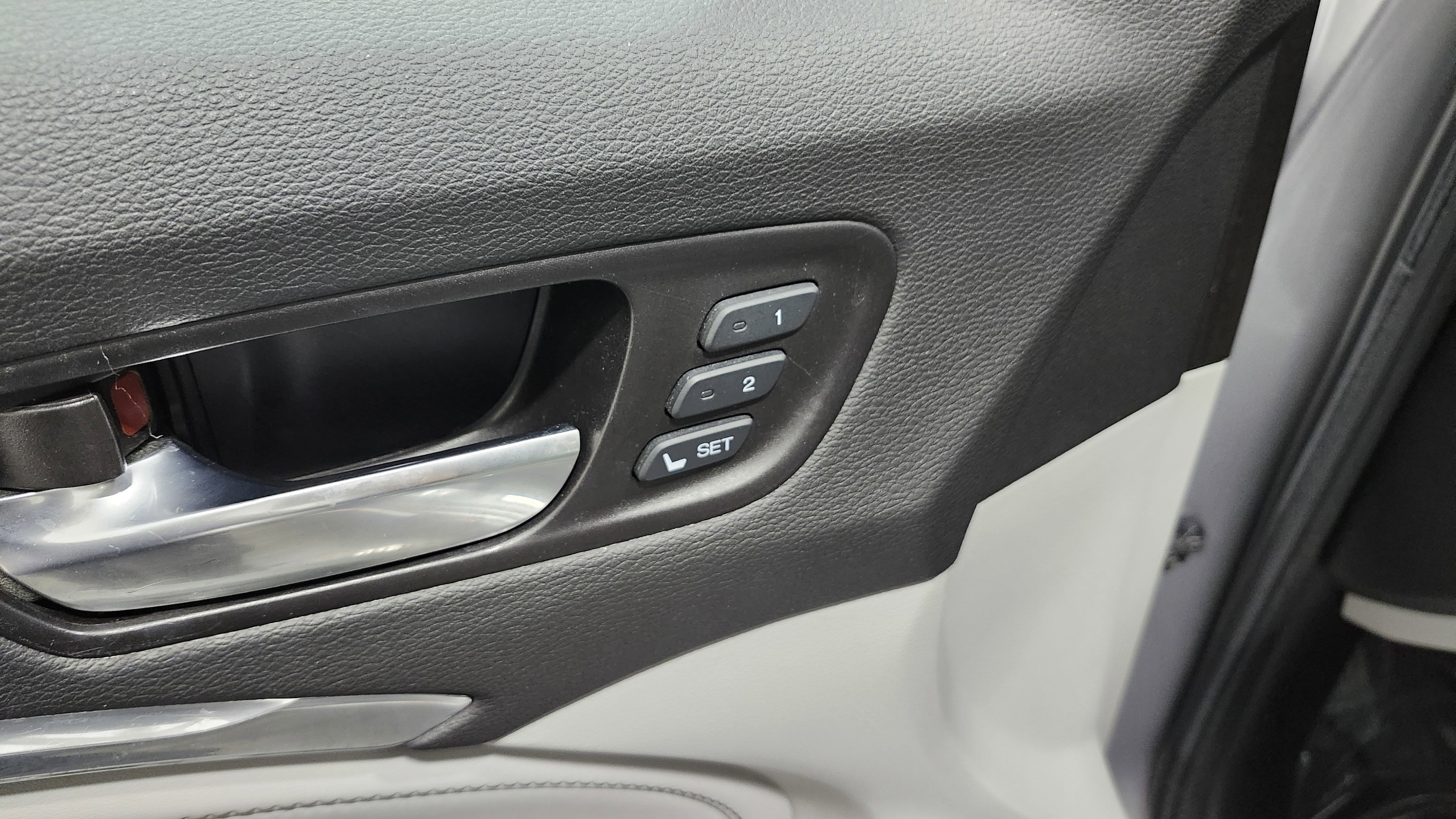 Used 2020 Acura MDX SH-AWD w/ Advance Package image 30