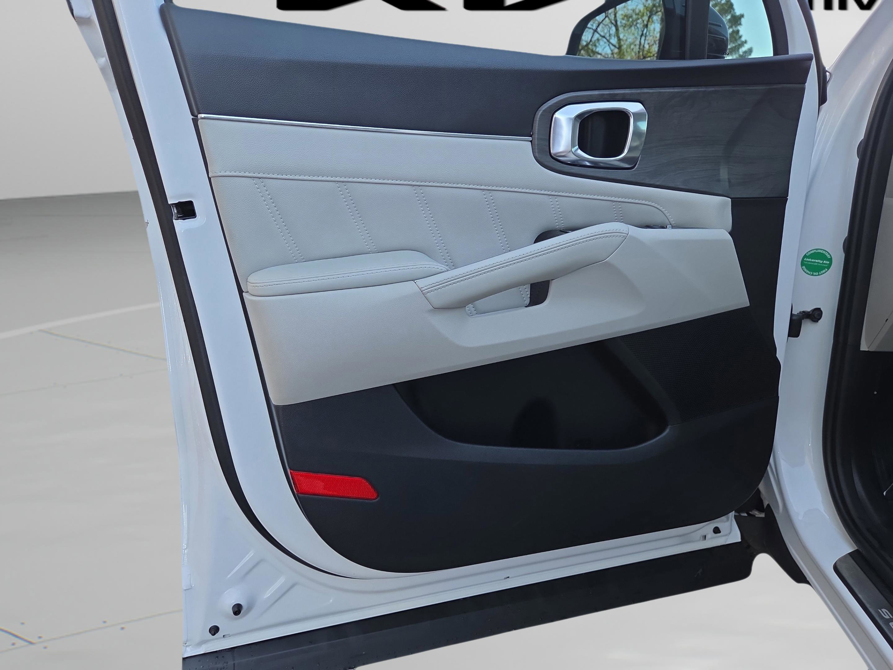 Used 2024 Kia Sorento SX image 14