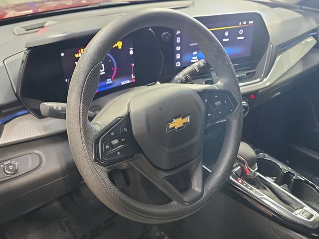 Used 2025 Chevrolet Trax LT FWD image 17