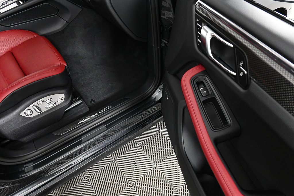 New 2026 Porsche Macan GTS image 29