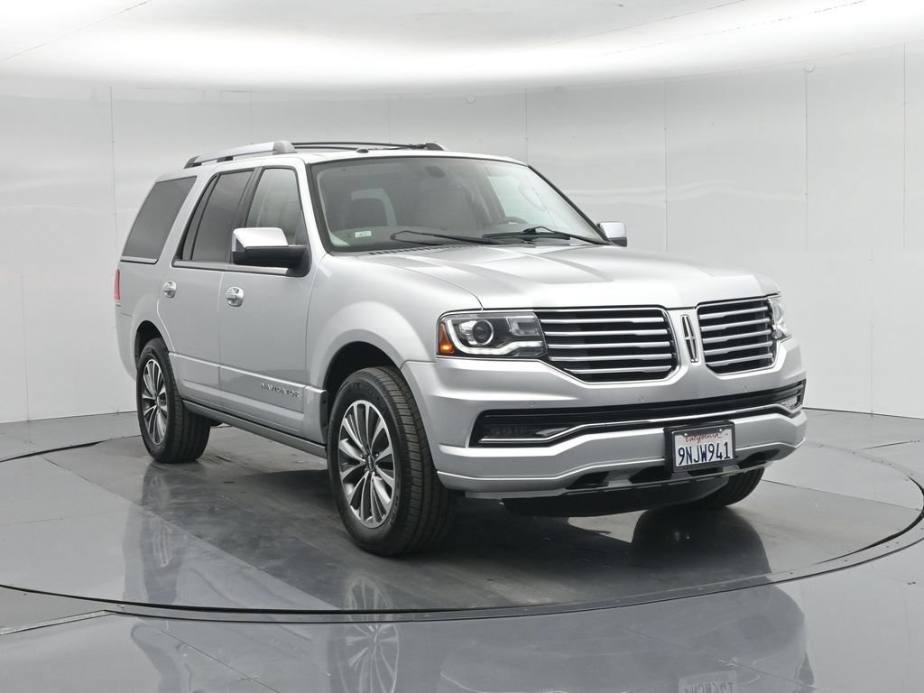 Used 2017 Lincoln Navigator Select RWD image 42