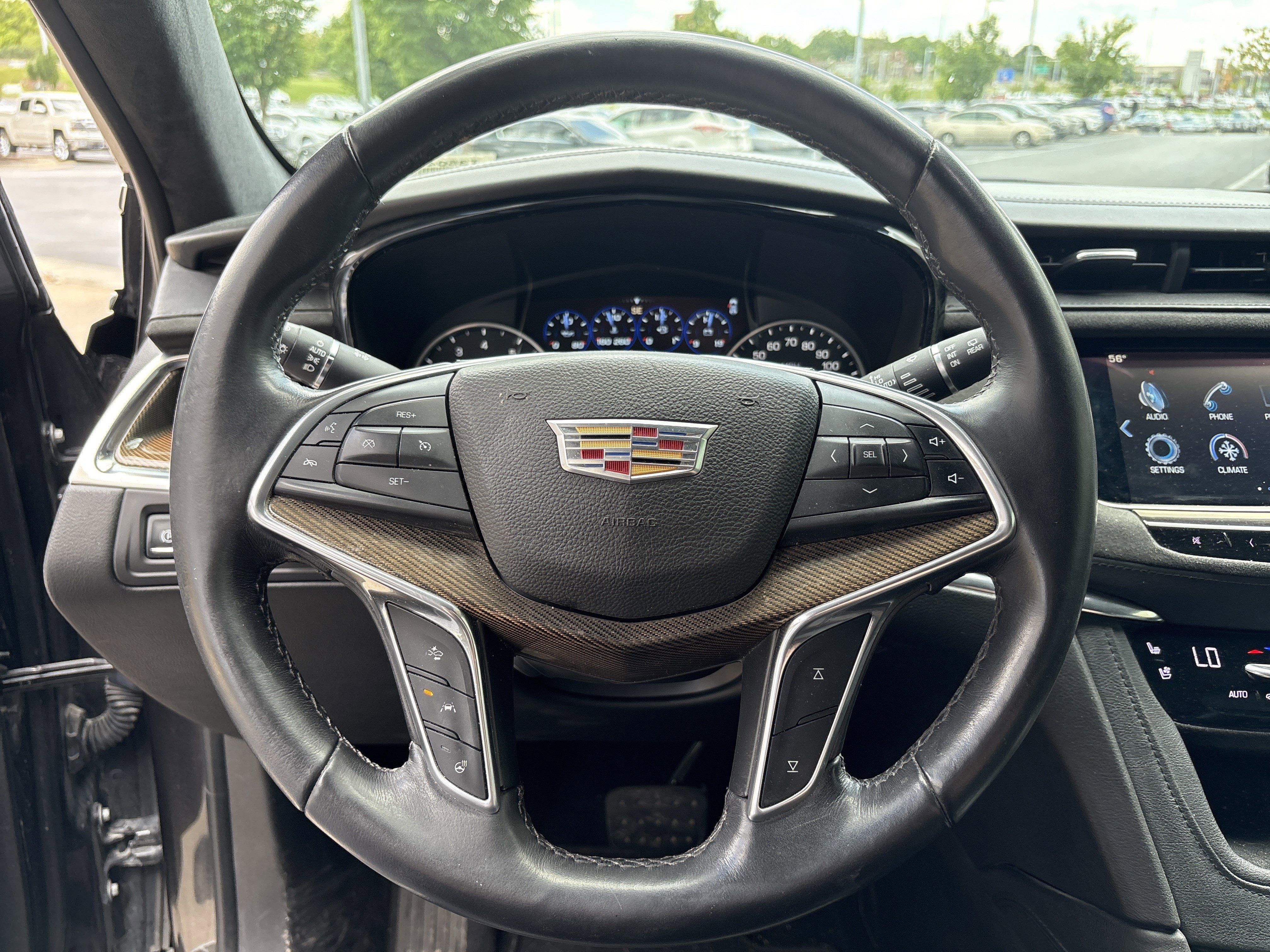 Used 2017 Cadillac XT5 Platinum w/ Driver Assist Package AWD/4WD image 18