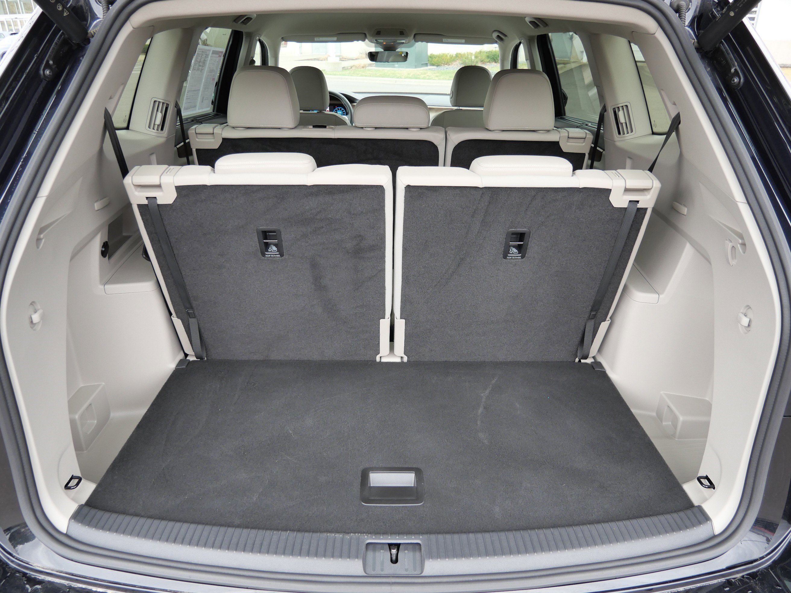 Certified 2025 Volkswagen Atlas SE image 17