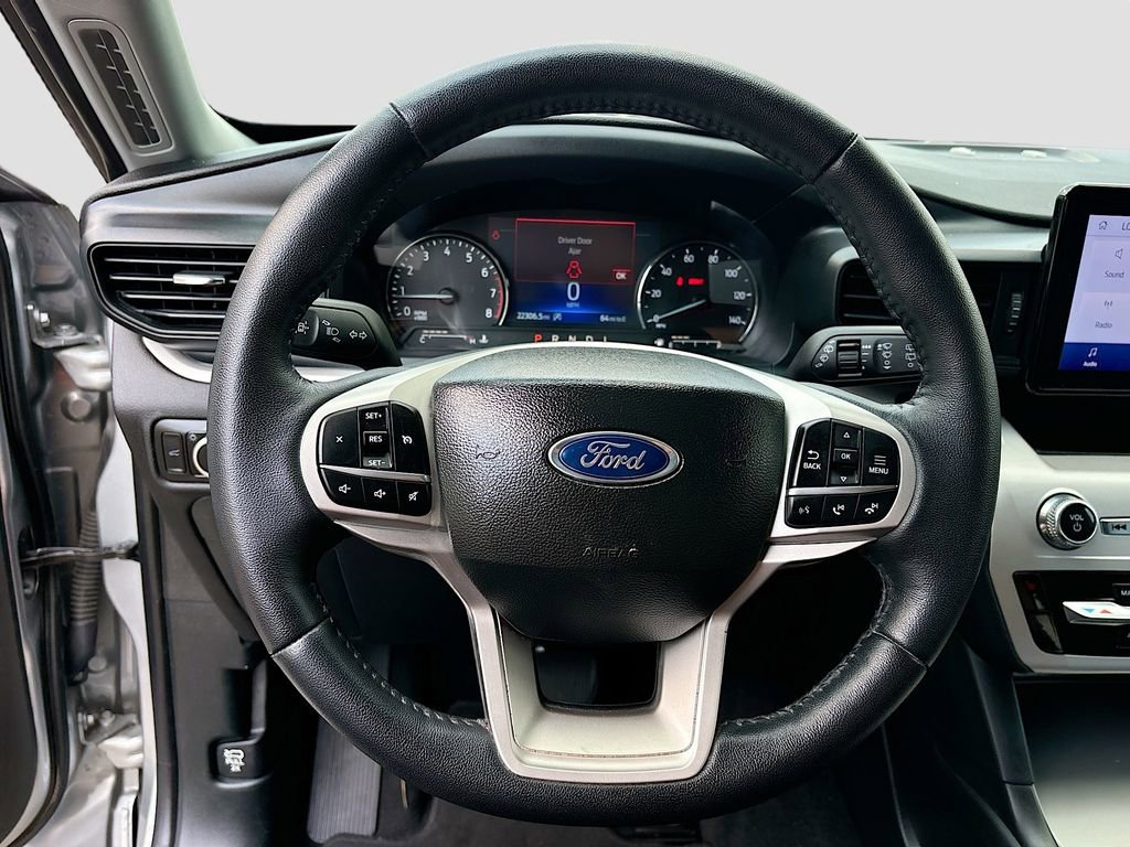 Used 2023 Ford Explorer XLT image 11