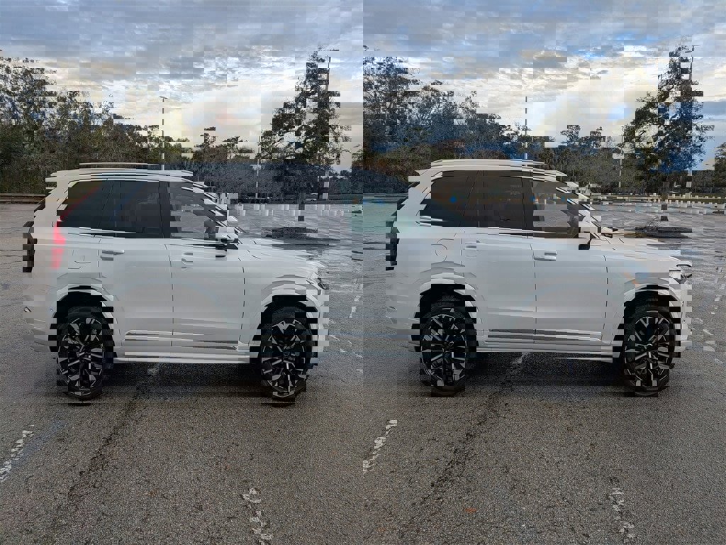 New 2026 Volvo XC90 B6 Plus image 7