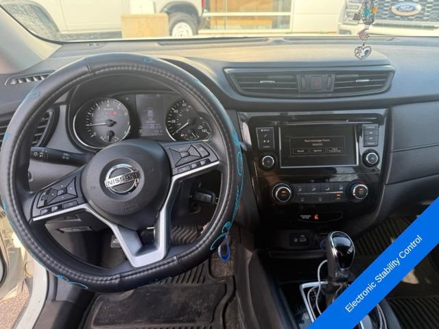 Used 2018 Nissan Rogue S FWD image 11