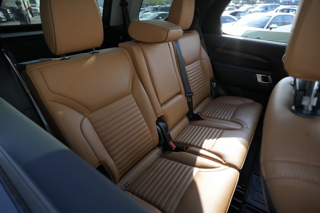 Used 2019 Land Rover Discovery HSE AWD/4WD image 29