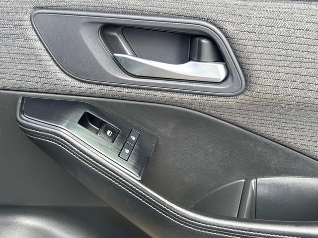 Used 2023 Nissan Rogue SV FWD image 20