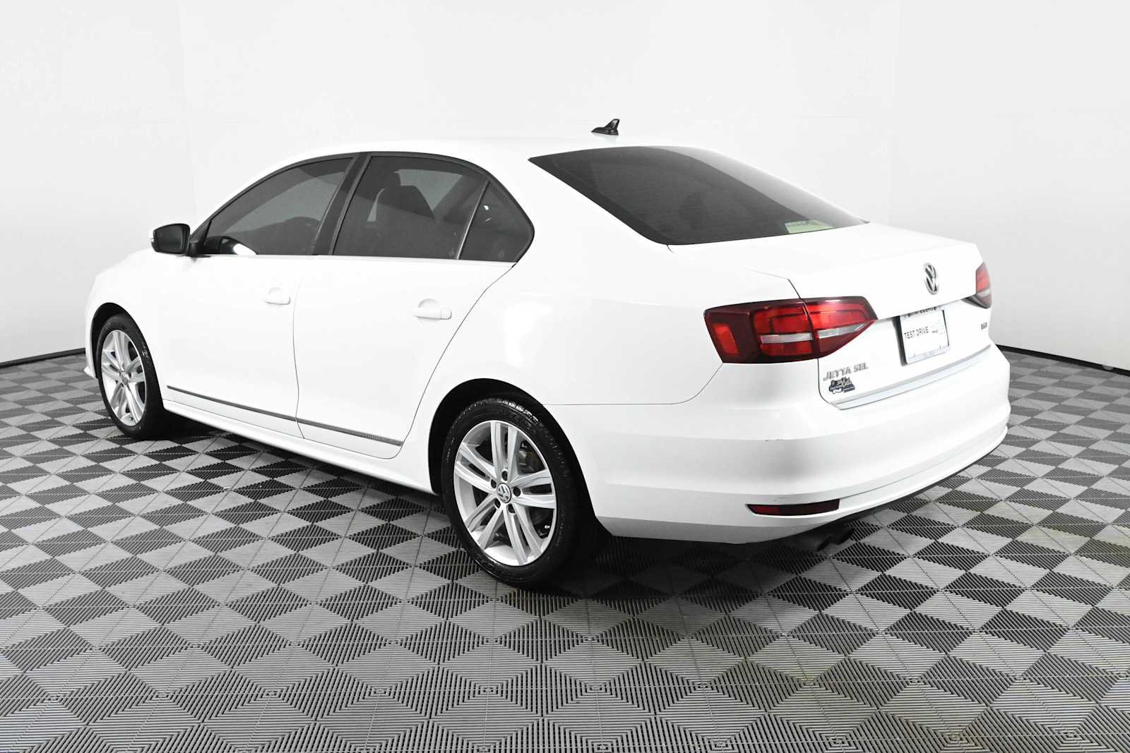 Used 2017 Volkswagen Jetta SEL FWD image 7