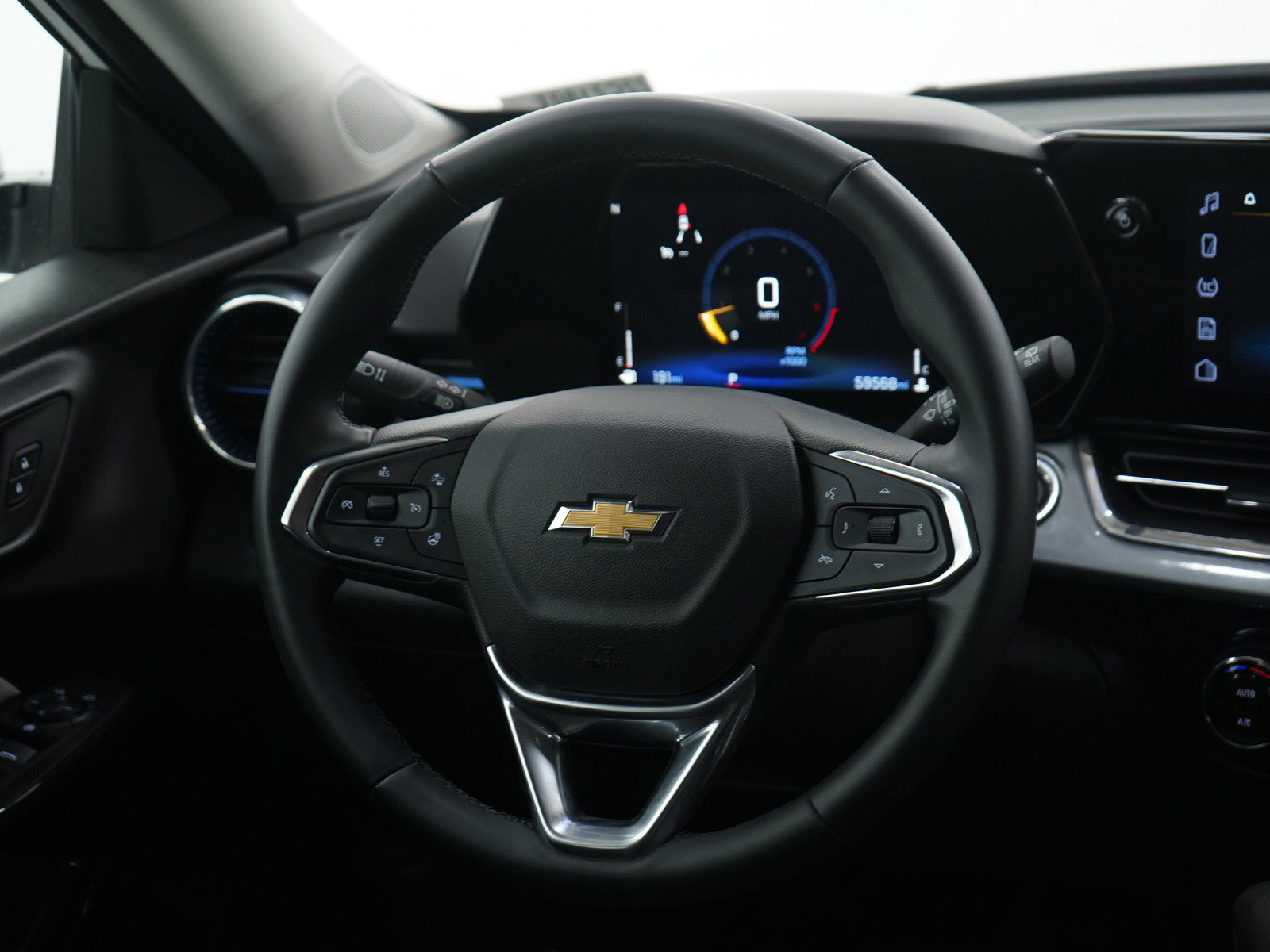 Used 2024 Chevrolet Trax LT w/ Driver Confidence Package image 14