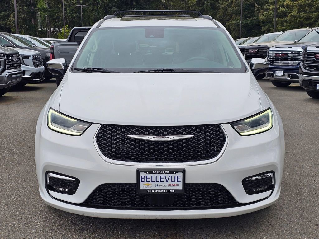Used 2023 Chrysler Pacifica Limited FWD image 8