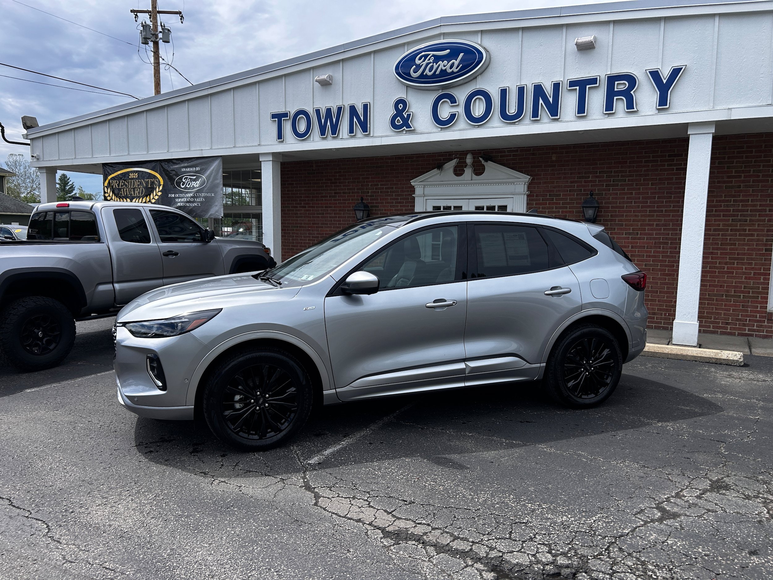 Used 2023 Ford Escape ST-Line Elite w/ Premium Technology Package AWD/4WD image 5