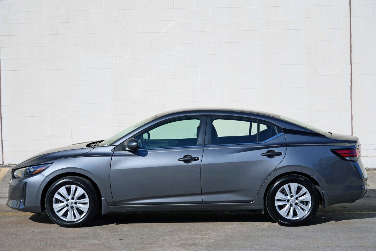Used 2025 Nissan Sentra S FWD image 40
