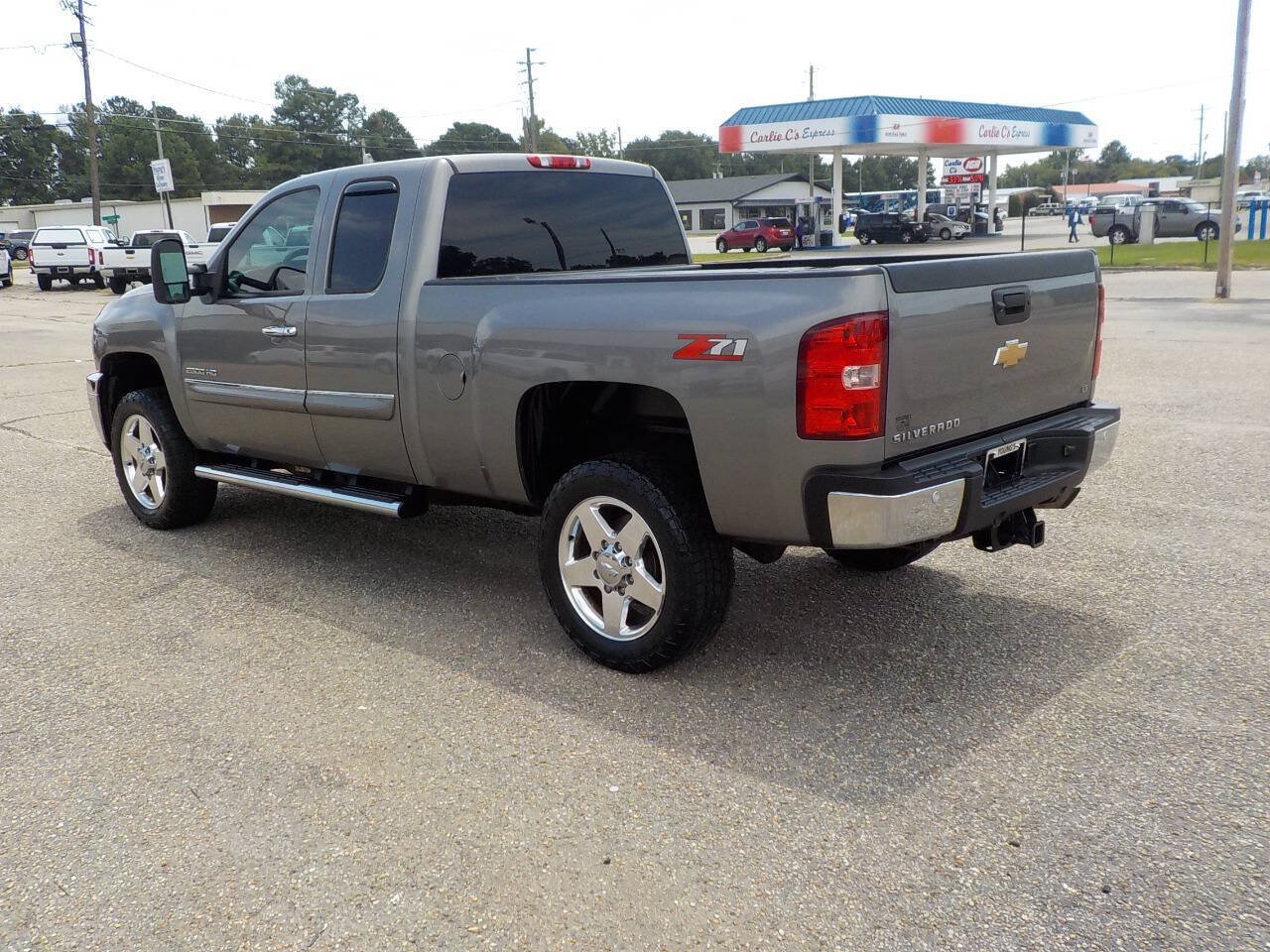 Used 2013 Chevrolet Silverado 2500 LT w/ Custom Sport Truck Package RWD image 3