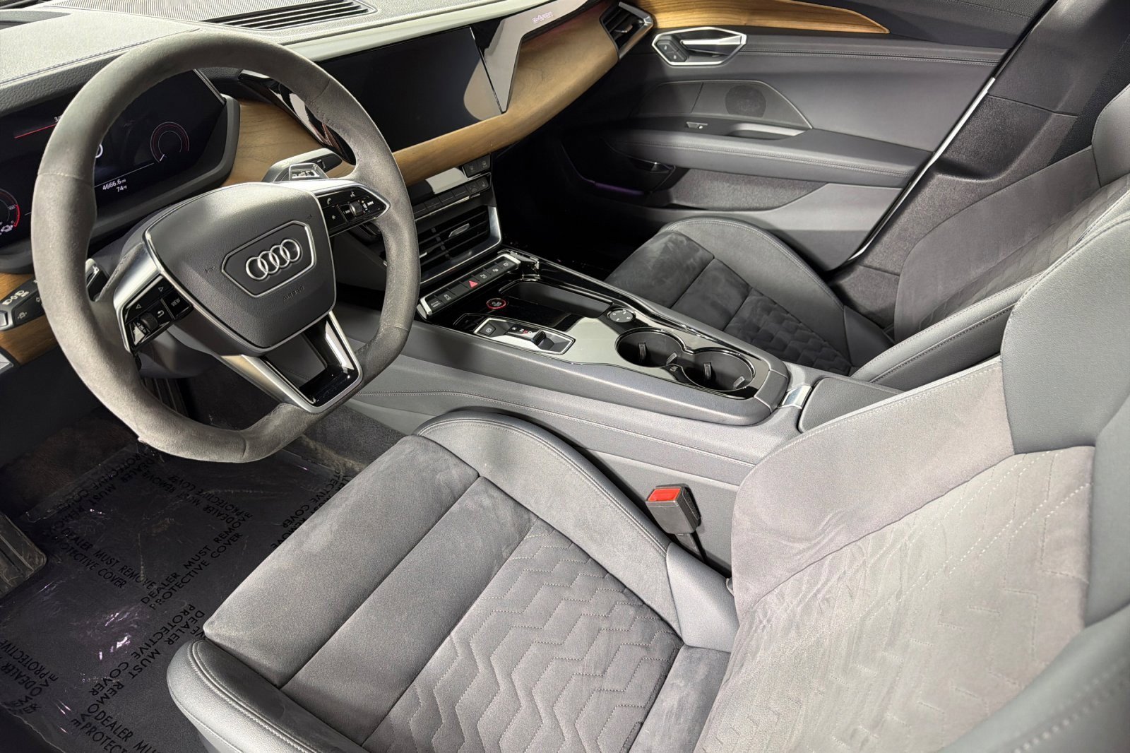 Used 2023 Audi e-tron GT Prestige w/ Prestige Package image 9