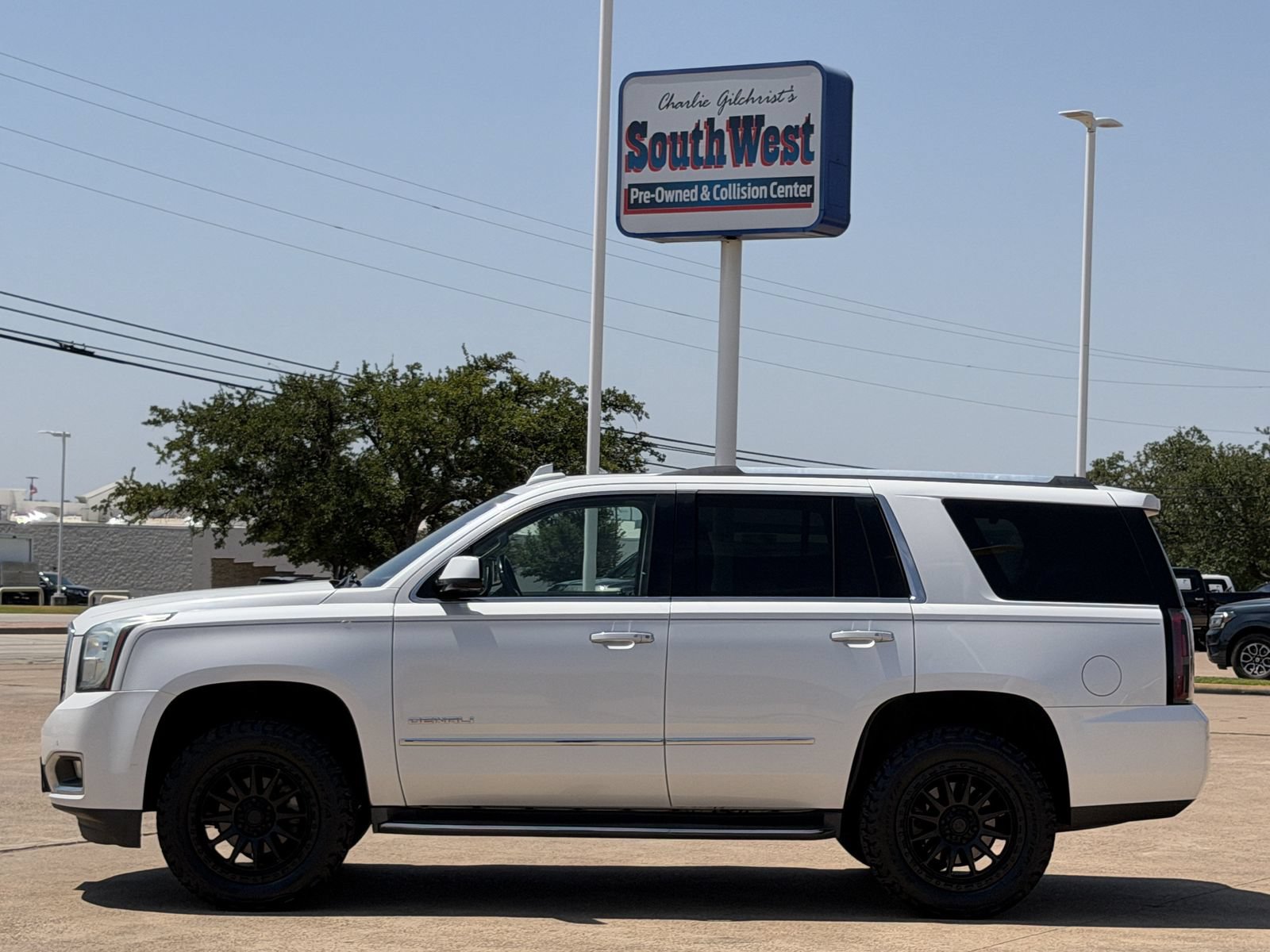Used 2016 GMC Yukon Denali w/ Open Road Package AWD/4WD image 7