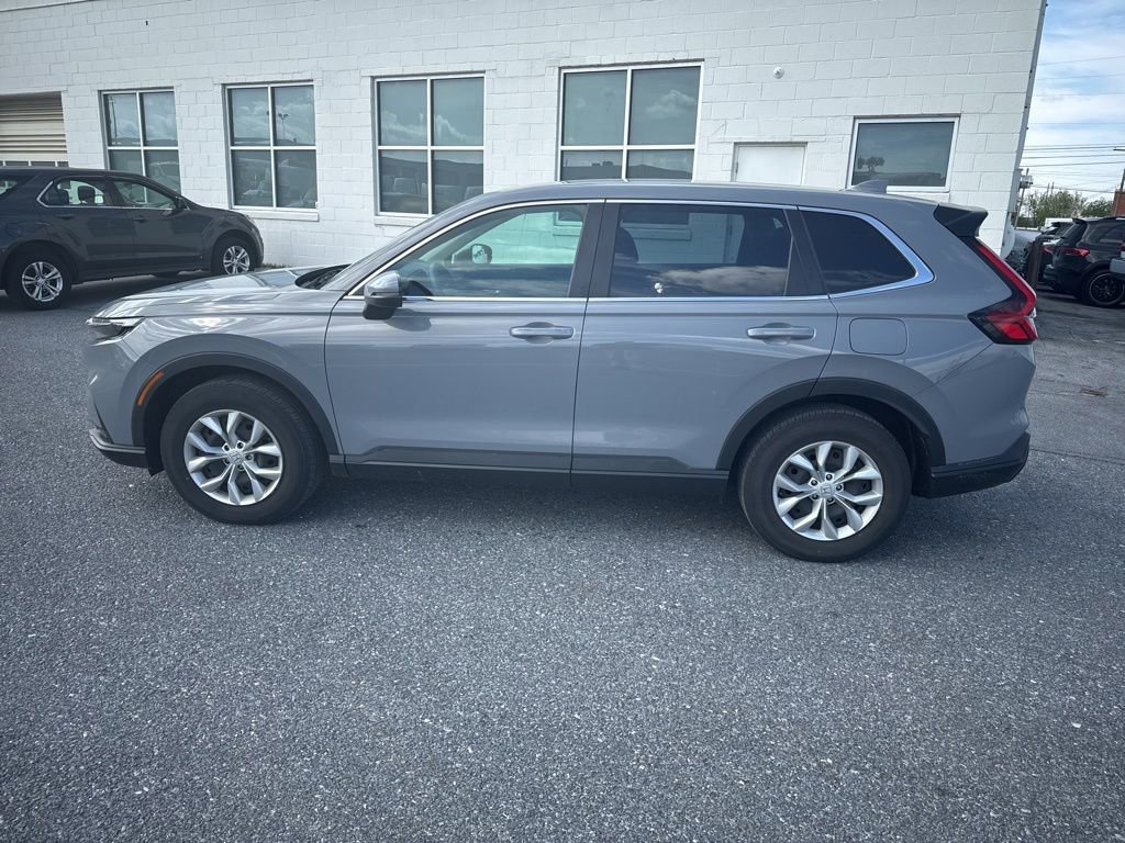 Used 2023 Honda CR-V LX image 2