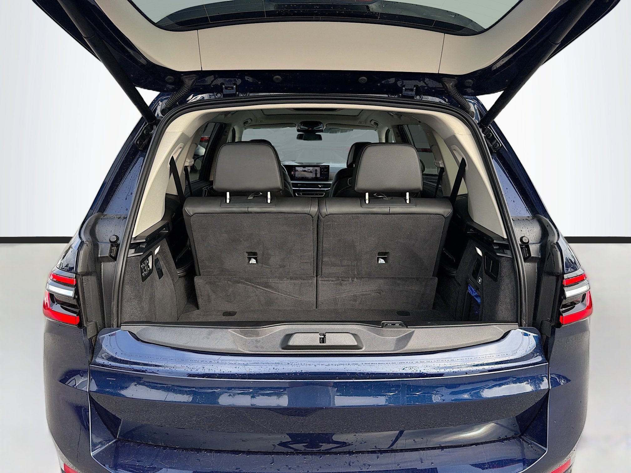 Used 2024 BMW X7 xDrive40i w/ Premium Package AWD/4WD image 12