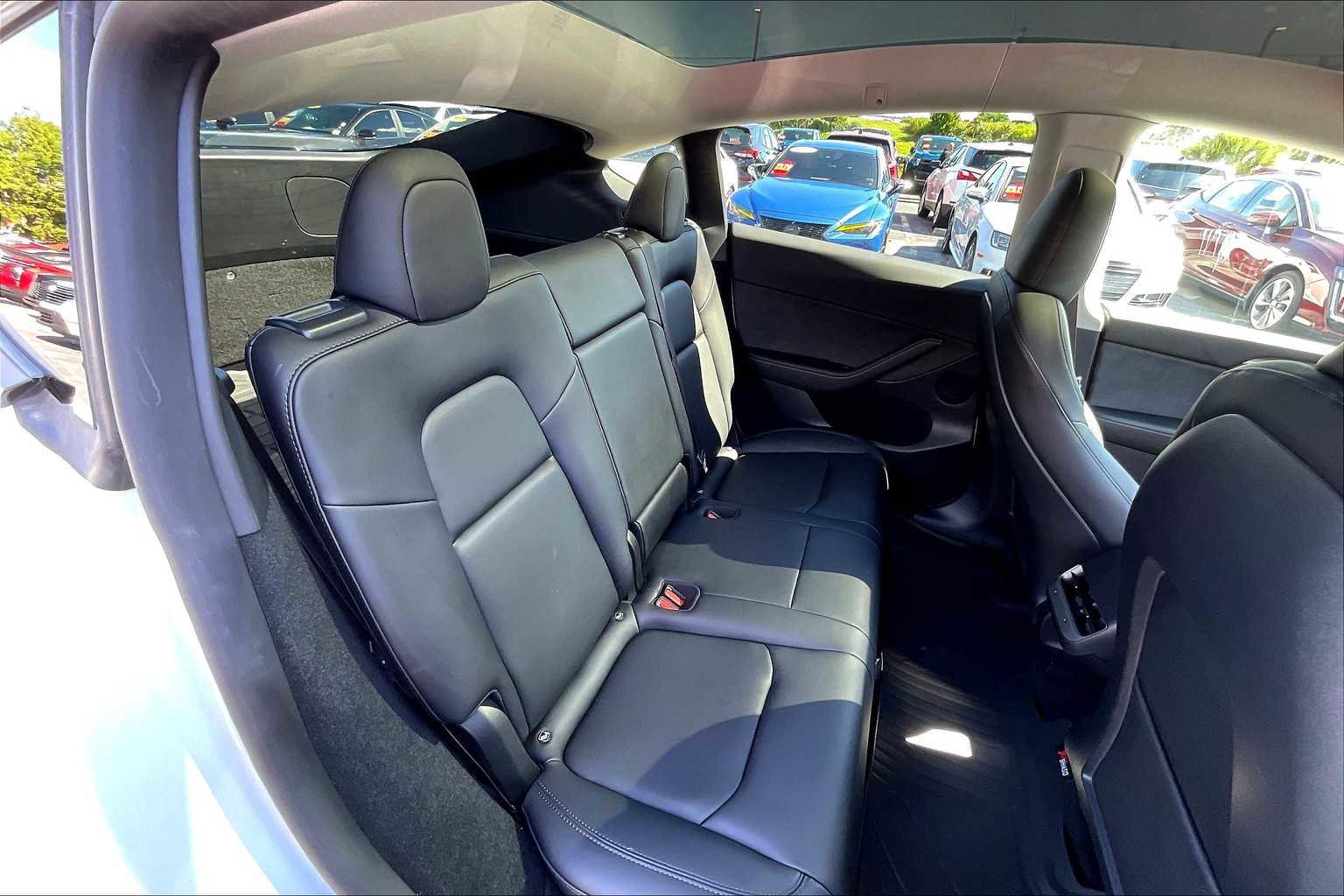 Used 2023 Tesla Model Y AWD image 26