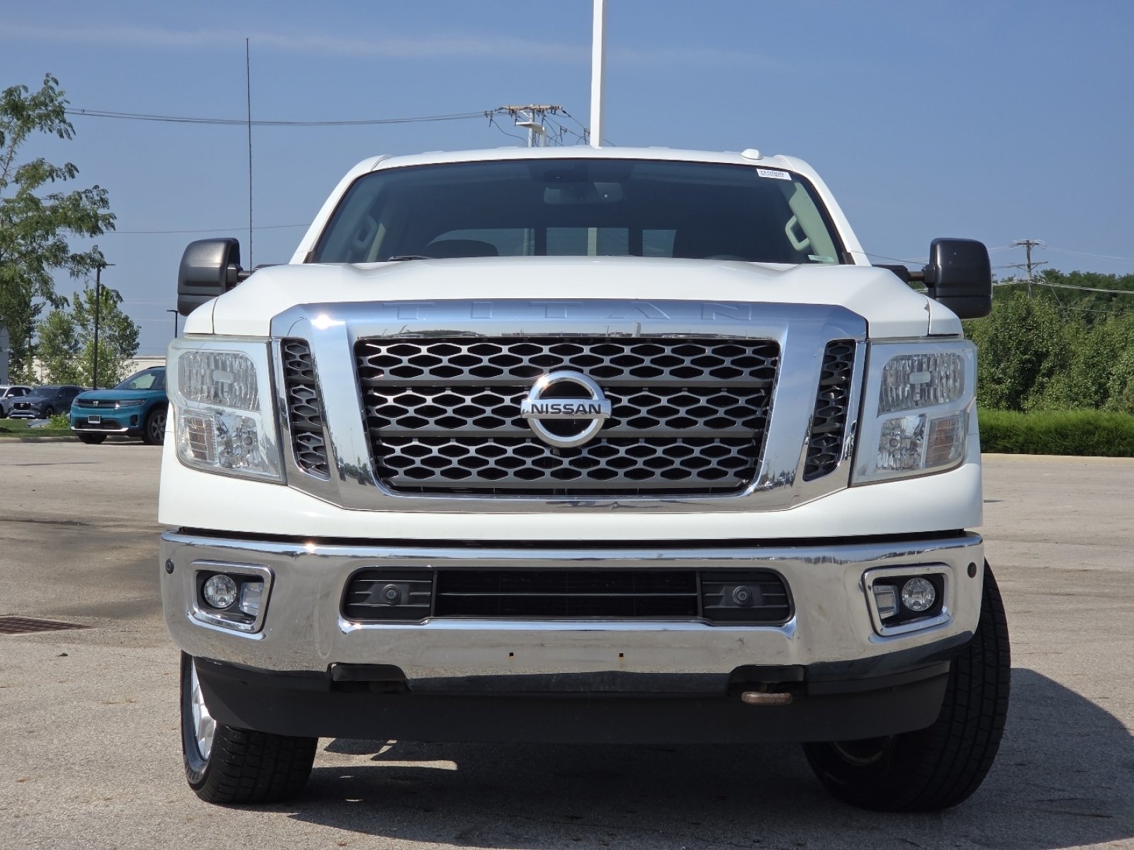 Used 2017 Nissan Titan SV AWD/4WD image 12