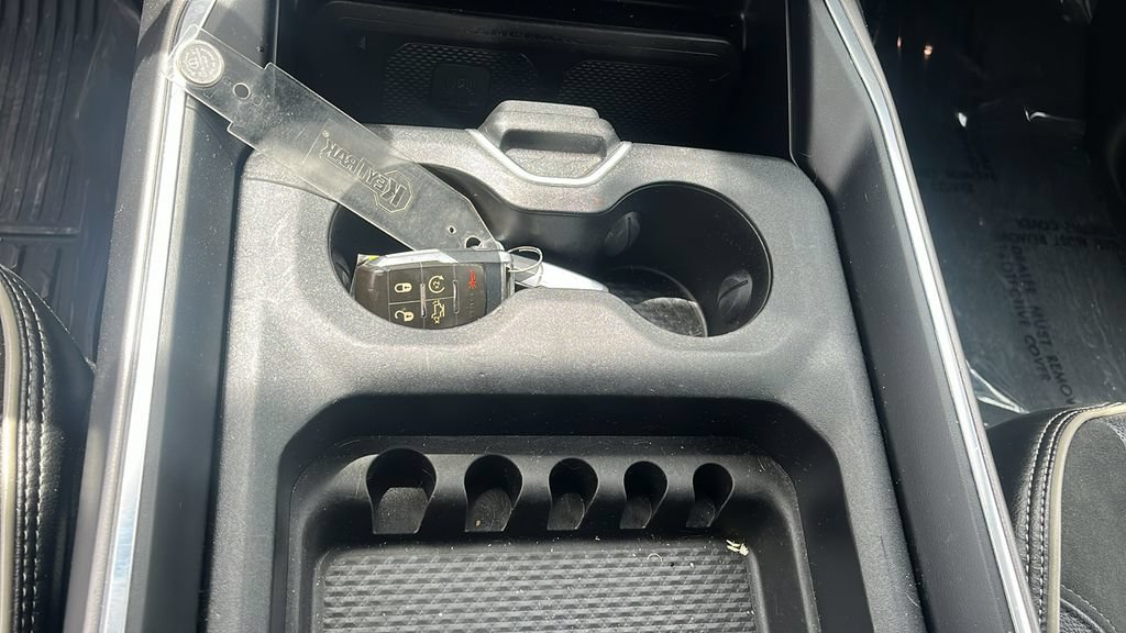 Used 2022 RAM 3500 Laramie AWD/4WD image 14