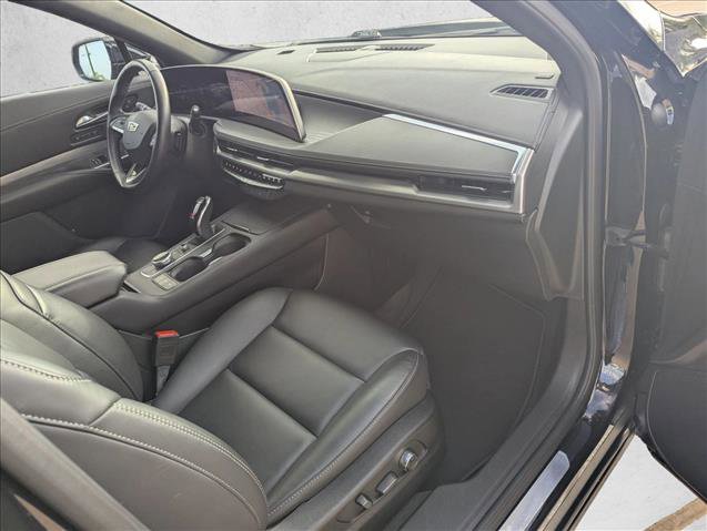 Used 2025 Cadillac XT4 Premium Luxury image 22