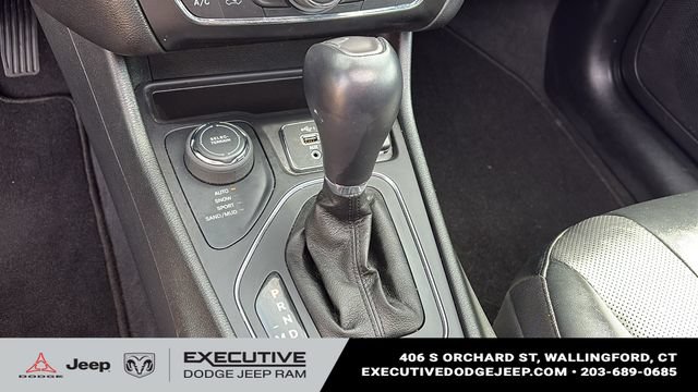 Used 2022 Jeep Cherokee Latitude Lux w/ Sun & Sound Group AWD/4WD image 18