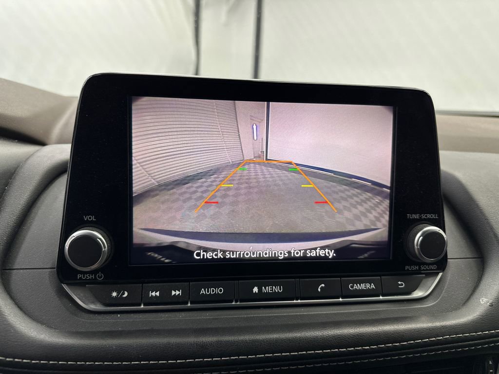 Used 2022 Nissan Rogue SV image 29