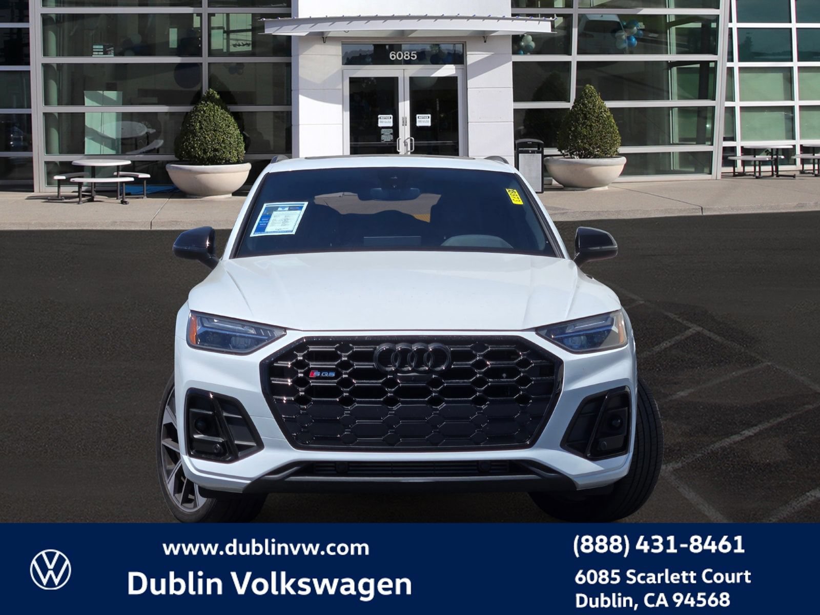 Used 2023 Audi SQ5 Premium Plus w/ Premium Plus Package AWD/4WD image 2