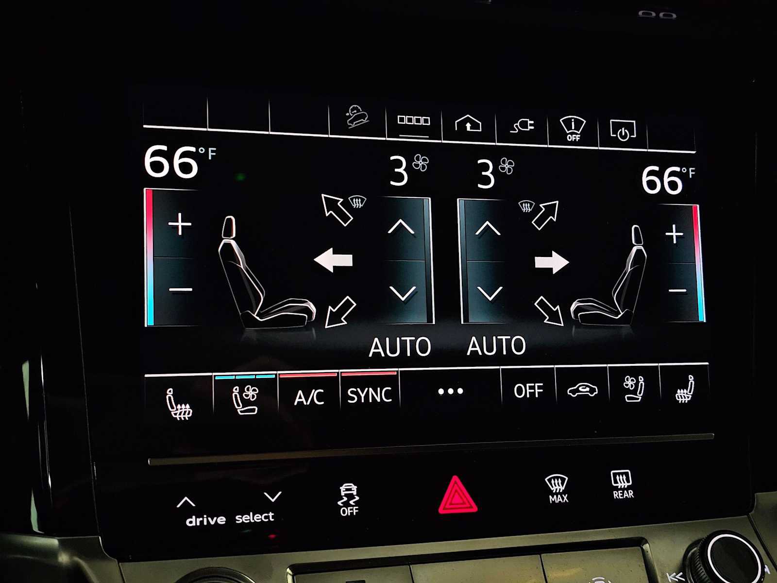 Used 2023 Audi e-tron Prestige w/ Prestige Package AWD/4WD image 27