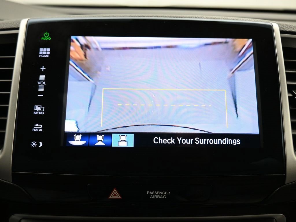 Used 2016 Honda Pilot Touring image 21