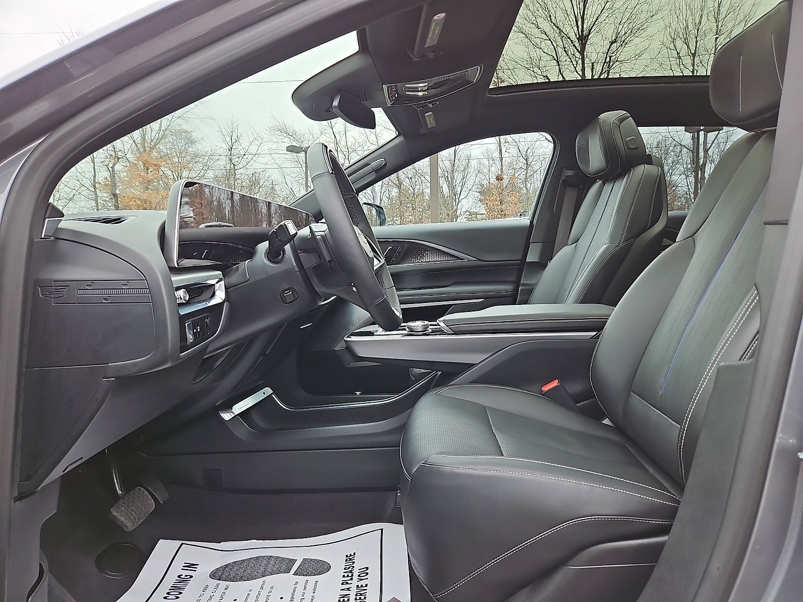 Certified 2023 Cadillac Lyriq Luxury image 13