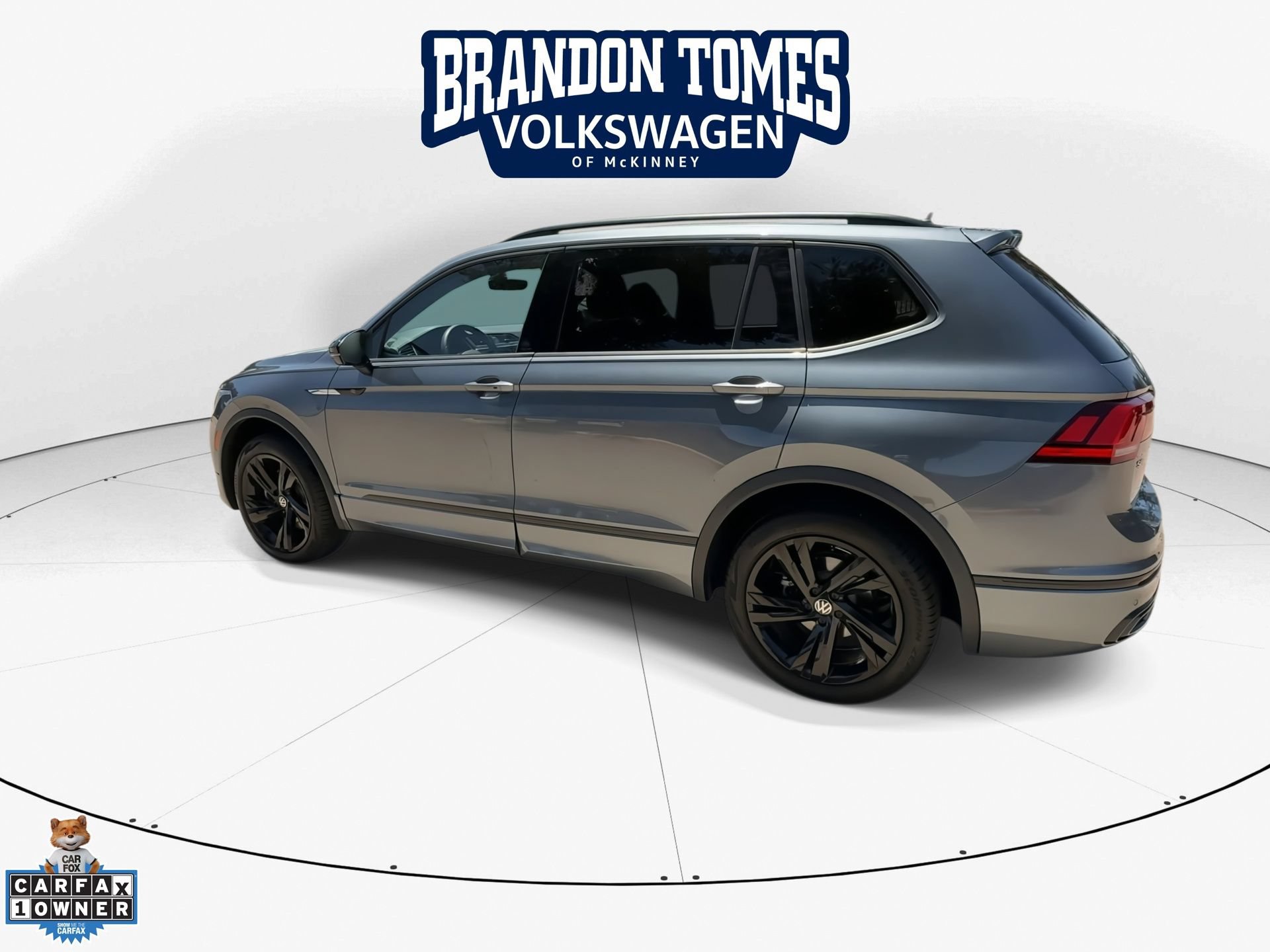 Certified 2024 Volkswagen Tiguan SE R-Line FWD image 7