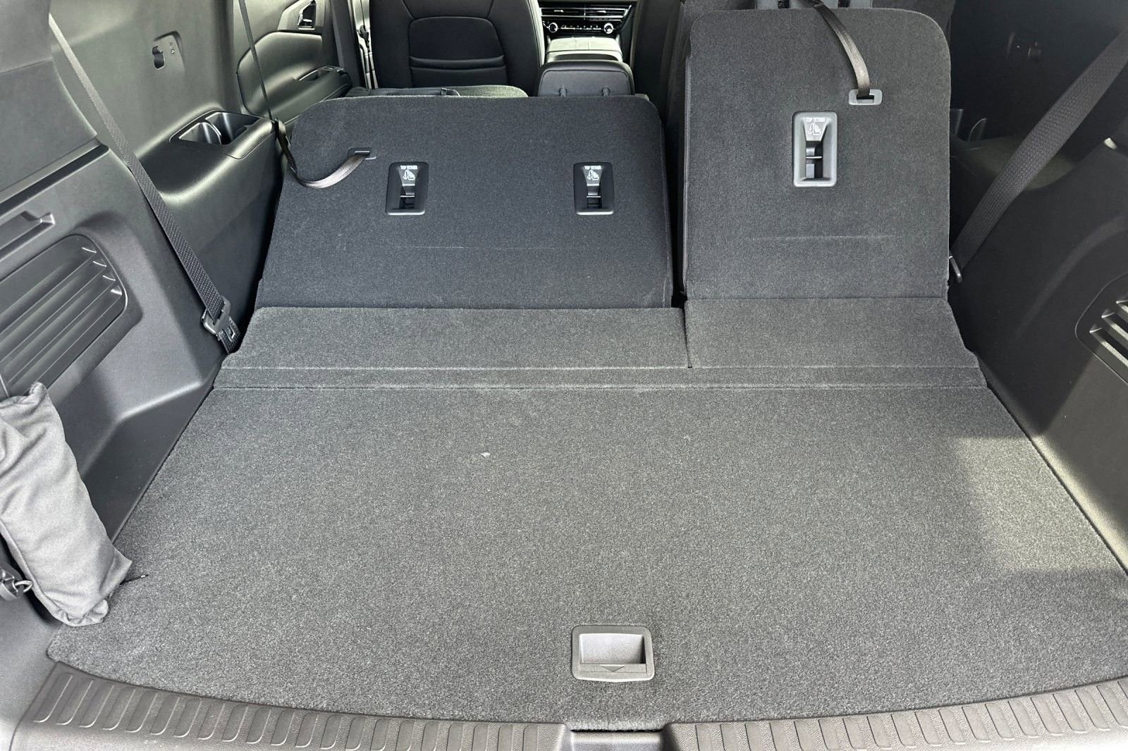 New 2025 Chevrolet Traverse LT w/ Enhanced Driving Package FWD image 17