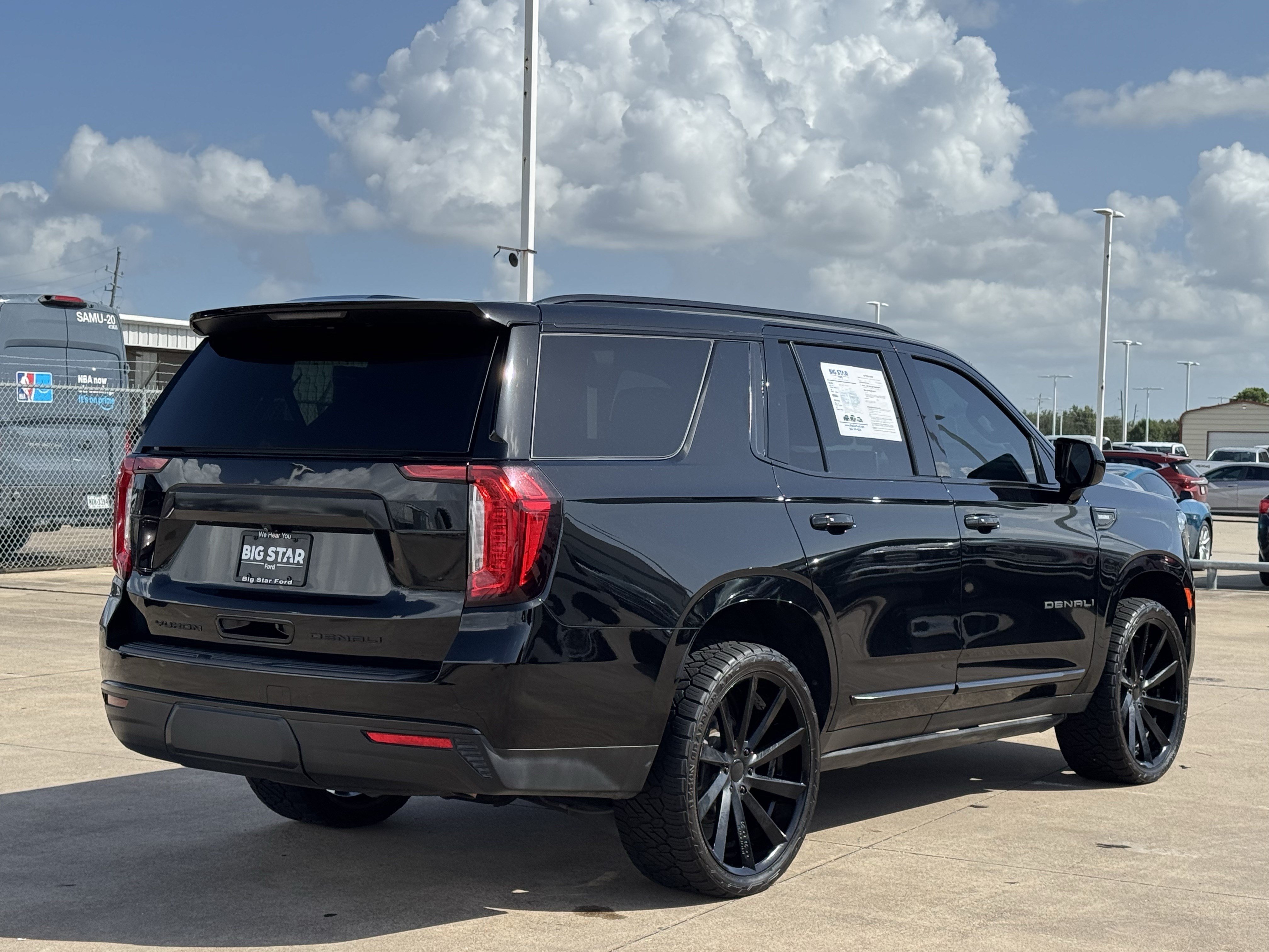 Used 2022 GMC Yukon SLT AWD/4WD image 6