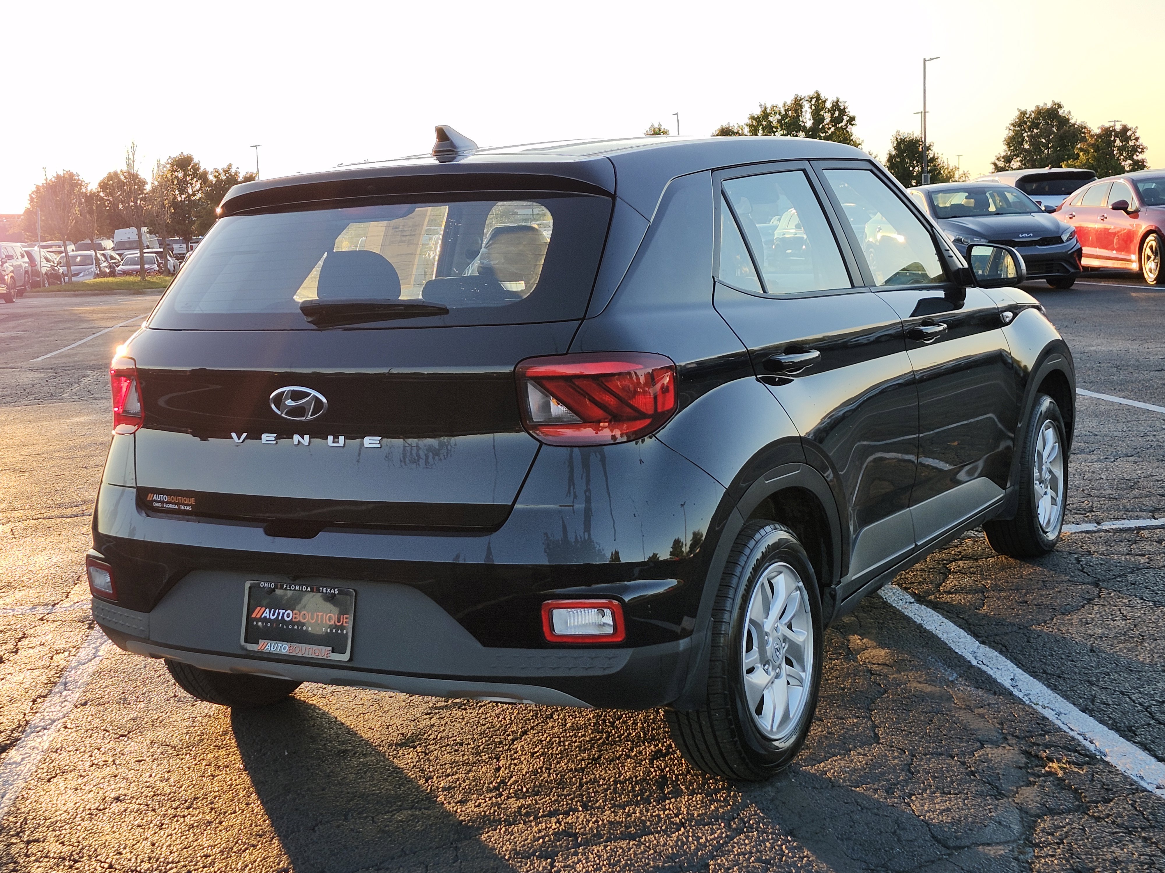 Used 2021 Hyundai Venue SE image 10