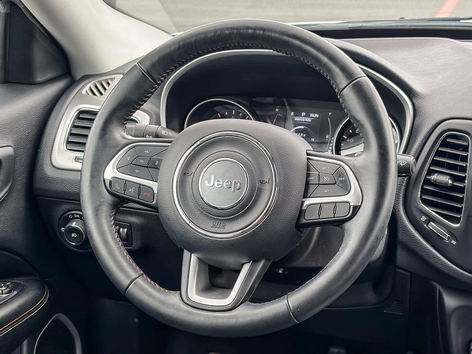 Used 2018 Jeep Compass Latitude AWD/4WD image 14