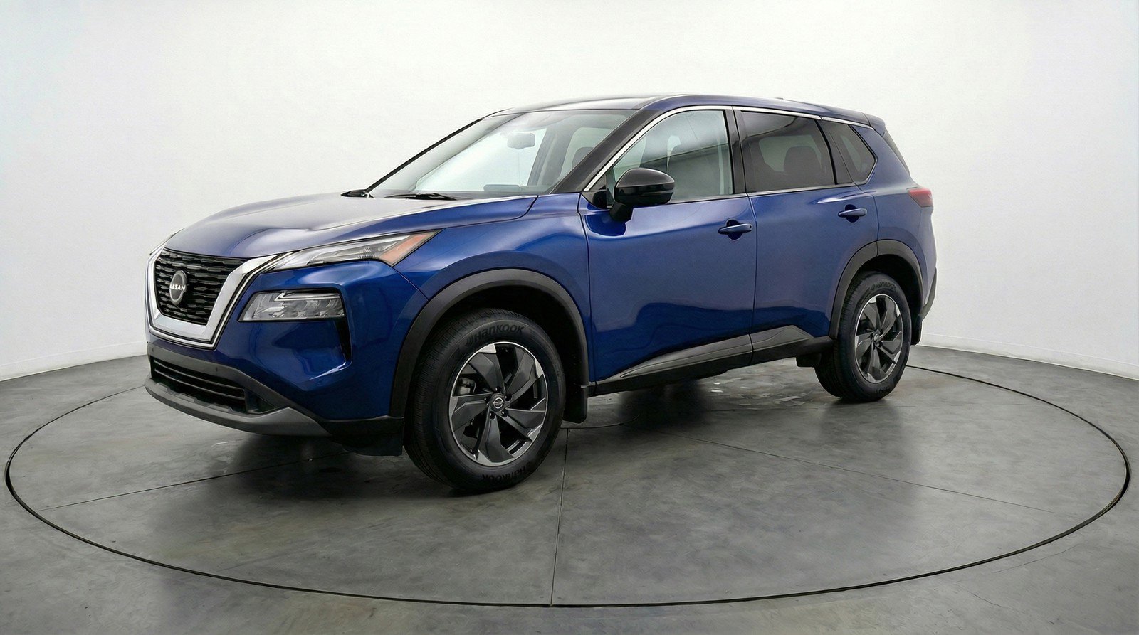 Used 2025 Nissan Rogue SV AWD/4WD image 2