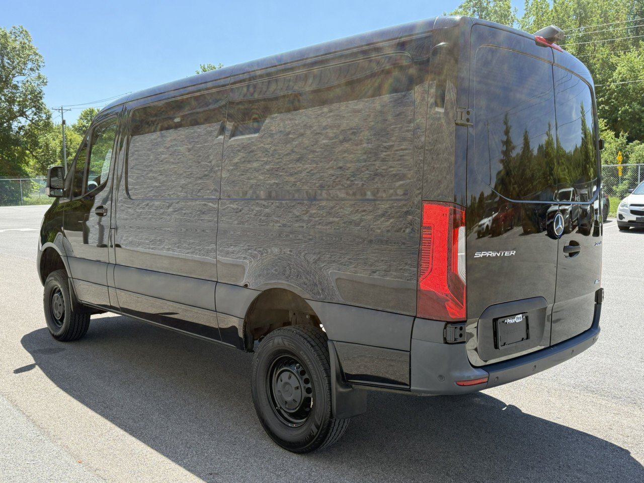 Used 2024 Mercedes-Benz Sprinter 2500 image 5