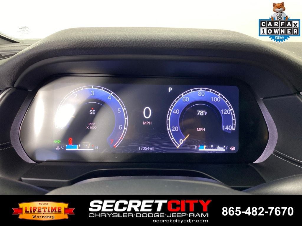 Used 2024 Jeep Grand Cherokee L Laredo AWD/4WD image 17