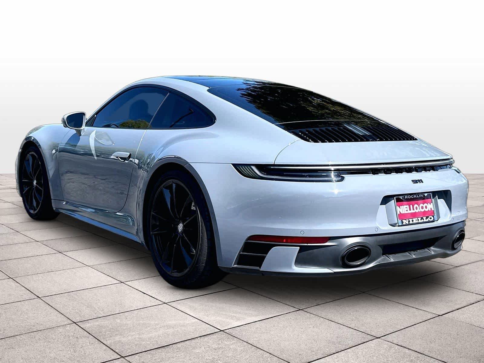 Used 2024 Porsche 911 Carrera RWD image 15