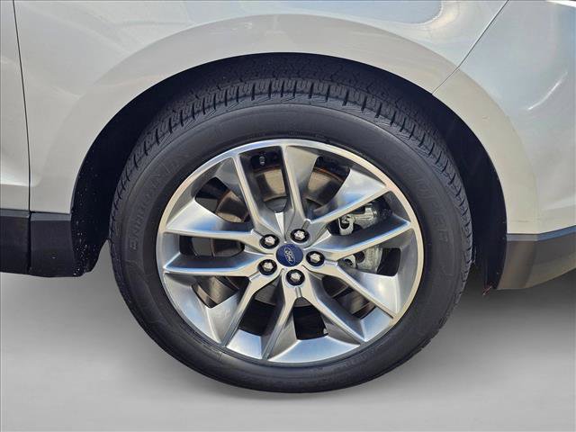 Used 2015 Ford Edge Titanium w/ Equipment Group 301A AWD/4WD image 9