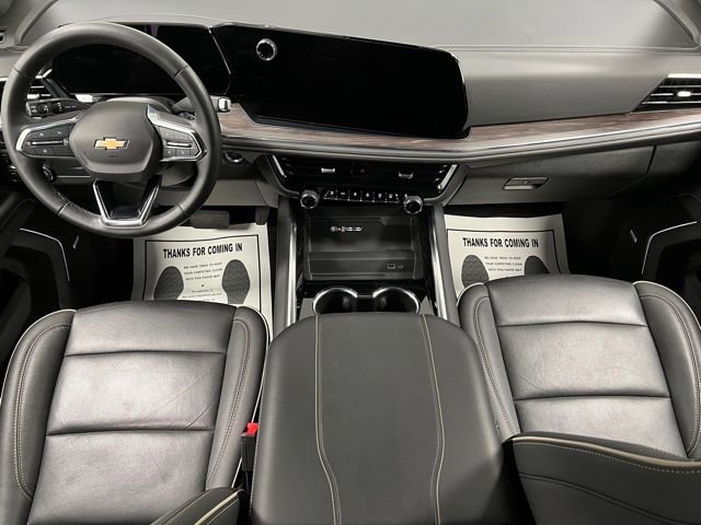 Used 2025 Chevrolet Suburban Premier AWD/4WD image 24